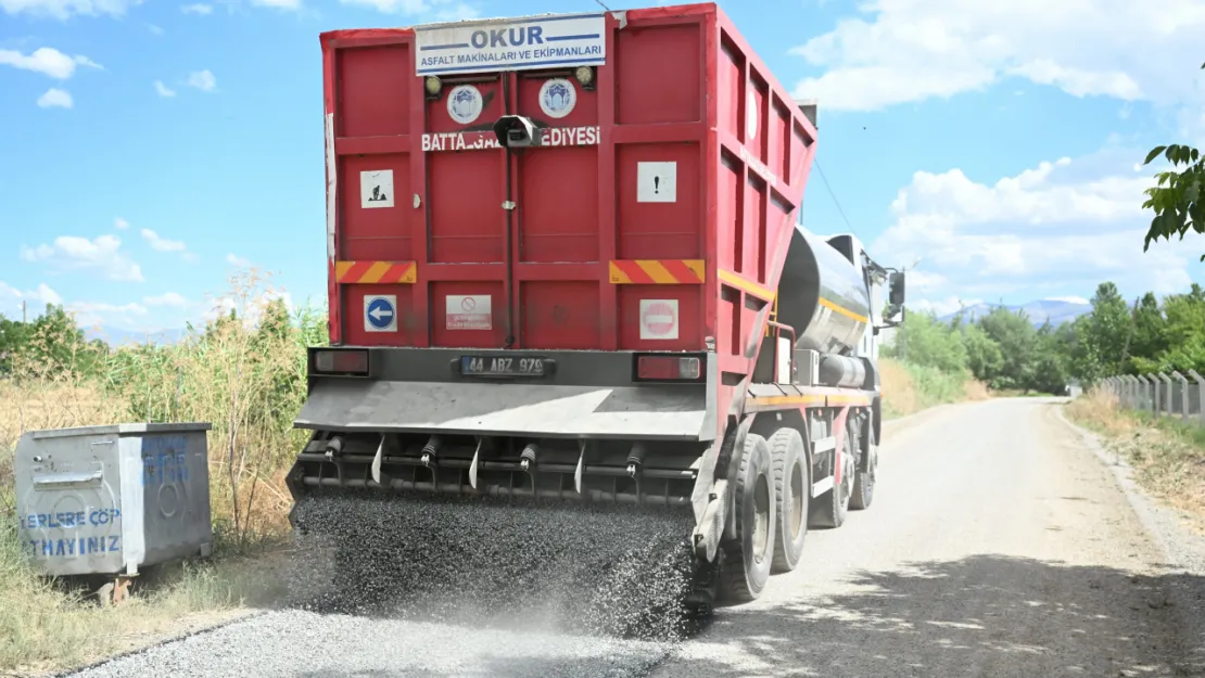 Battalgazi Belediyesi 3 Mahallede Toplam 30 Kilometre Sathi Asfalt Serimi Gerçekleştirdi