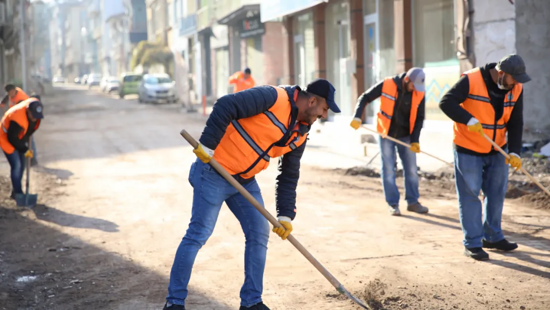 Battalgazi Belediyesi'nden Enkaz Sonrası Temizlik Çalışması