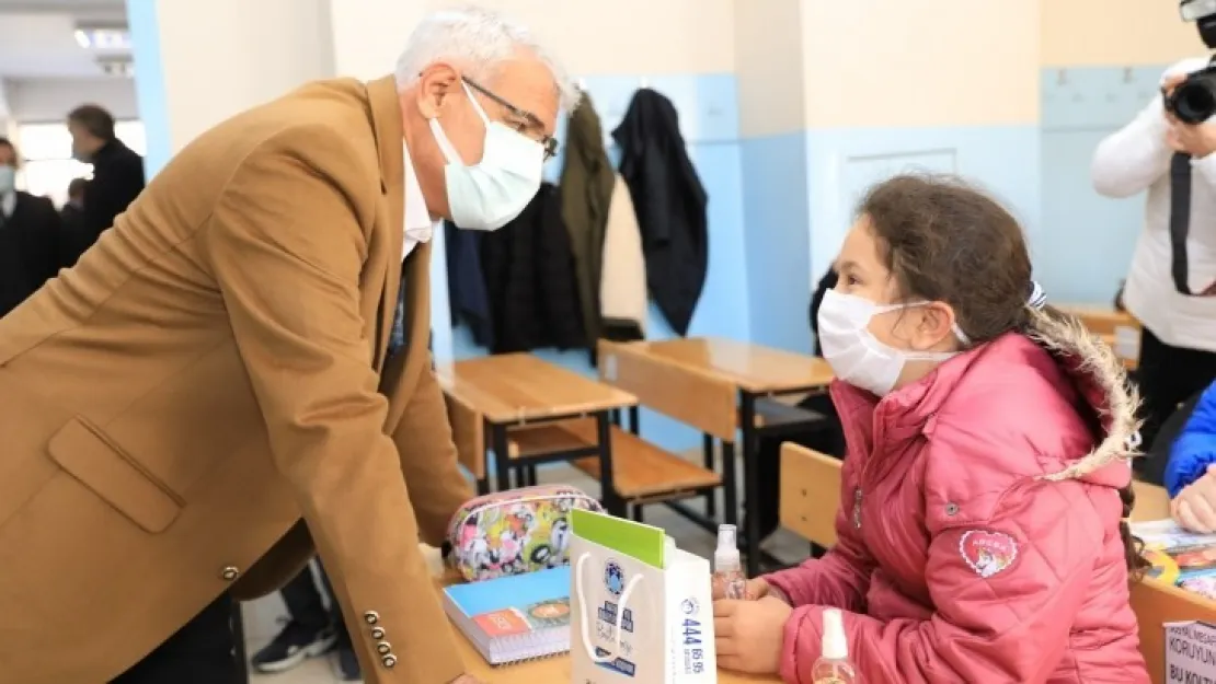 Battalgazi Belediyesi'nden Öğrencilere Özel Oyun Alanları