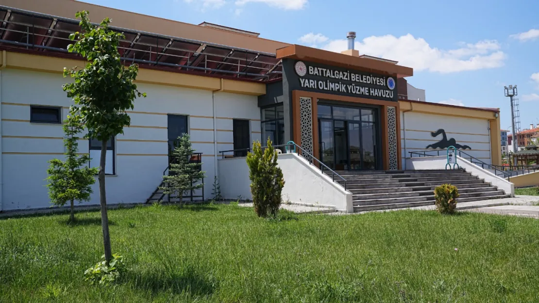 Battalgazi Belediyesi Yüzme Kurslarına Yoğun İlgi: Kontenjanlar Artırıldı