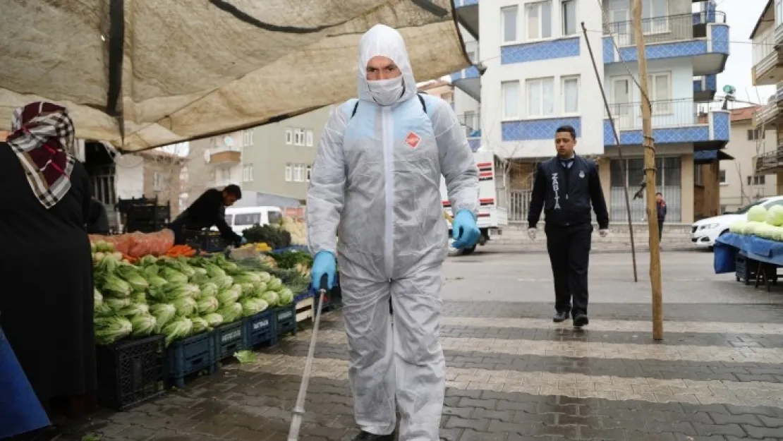 Battalgazi Belediyesi'nden Pazar Yerlerine Dezenfekte Çalışmaları