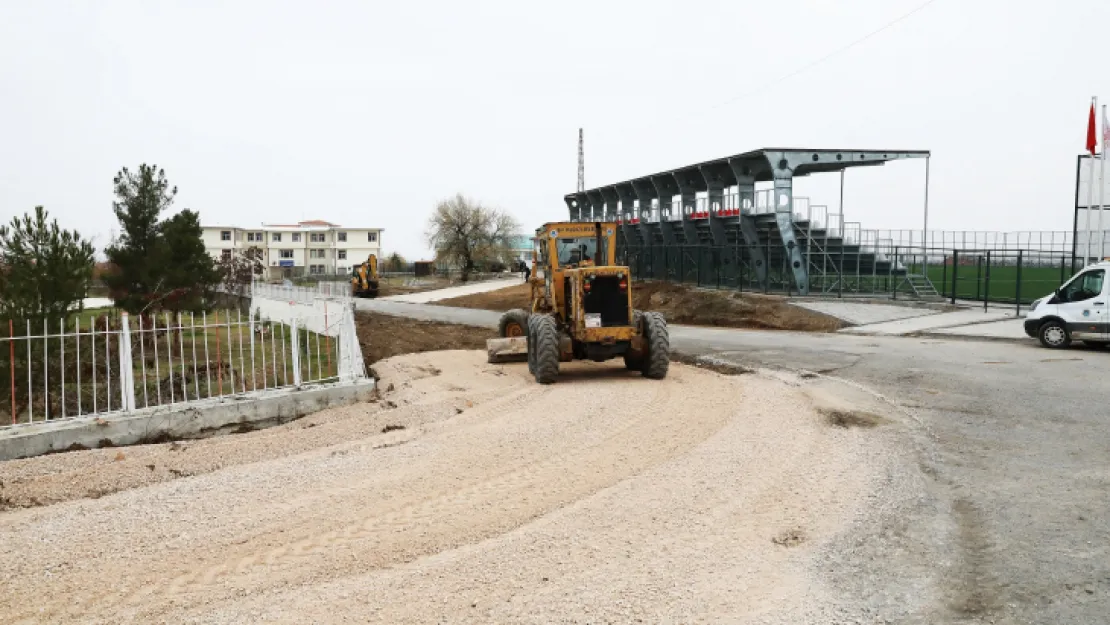 Battalgazi'deki Futbol Sahasında Çevre Düzenlemesi Yapıldı