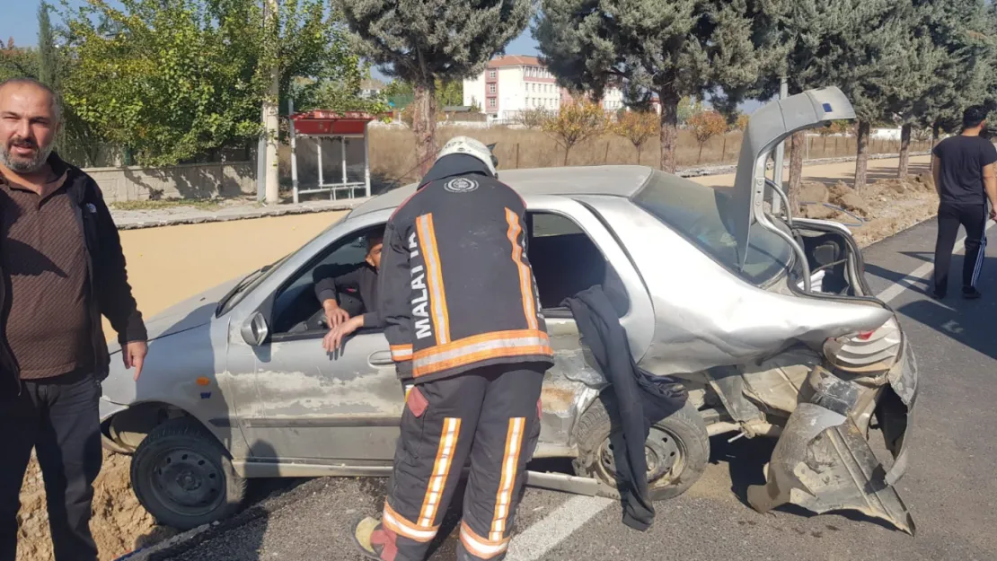 Battalgazi Hanımın çiftliği Caddesinde Trafik Kazası 4 Yaralı