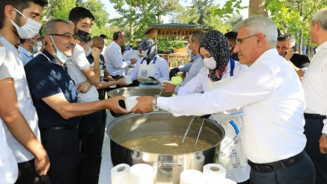 Battalgazi'nin Gönüllü Kadınlarından Aşure İkramı