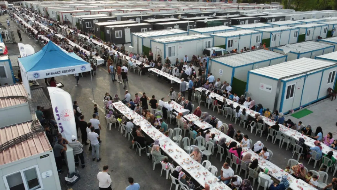 Battalgazi Ve Bağcılar Belediyesi Kardeşlik Buluşmasında Bir Araya Geldi