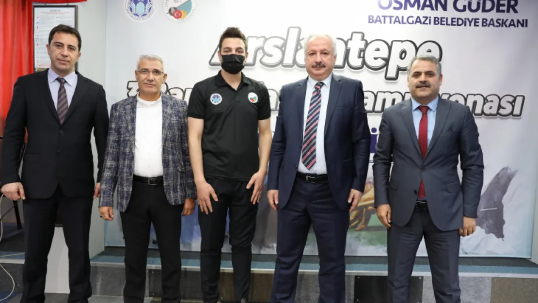 Bilardo Şampiyonasının Açılışını Başkan Güder Gerçekleştirdi