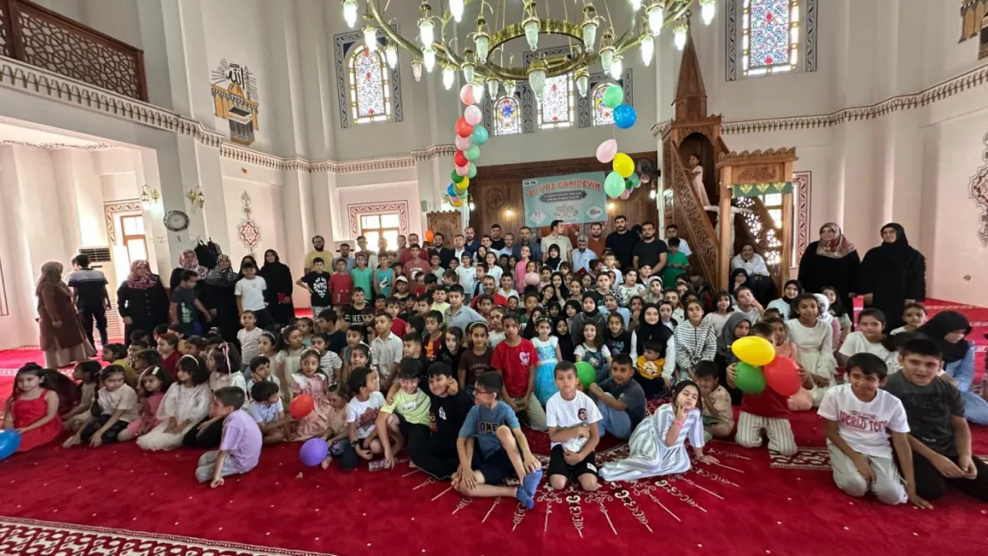 'Bu Yaz Camideyim' Programı Büyük Coşkuyla Tamamlandı