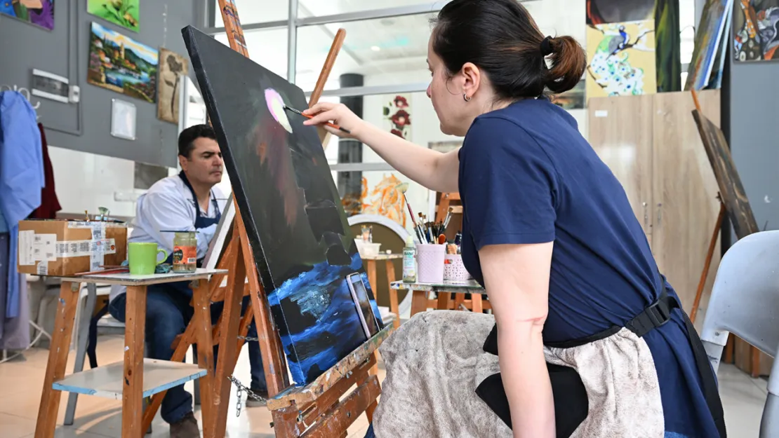 Büyükşehir Belediyesi Sanat Kurslarına Yoğun İlgi Gösteriliyor