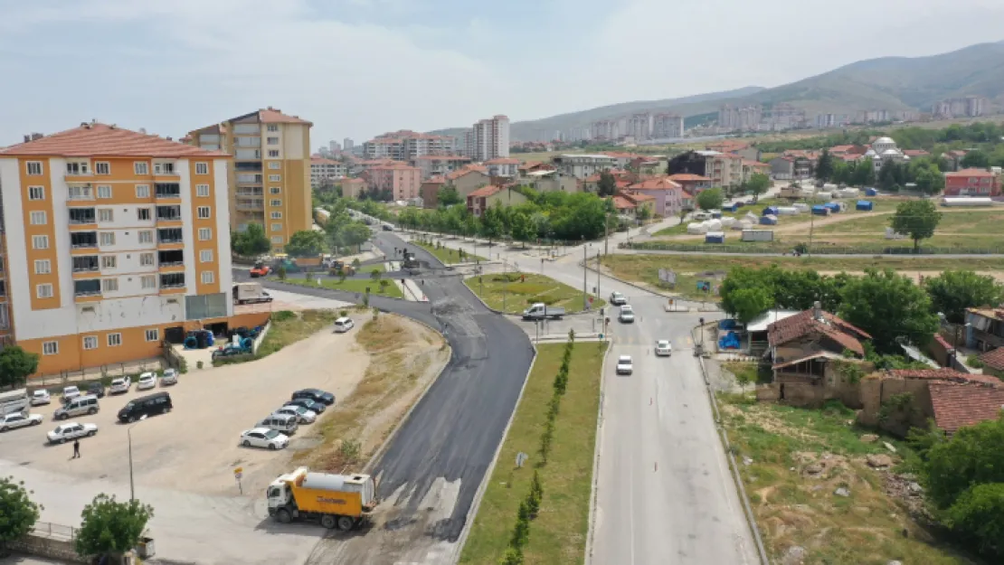 Büyükşehir Belediyesi Yol Ve Asfalt Çalışmaları Devam Ediyor