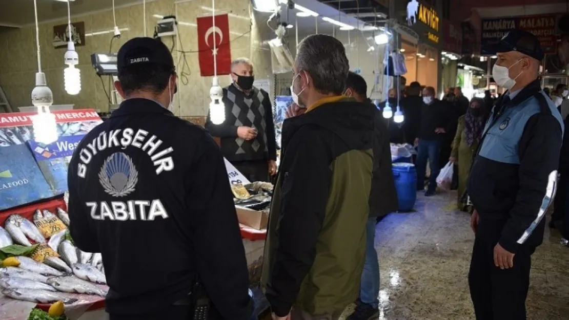 Büyükşehir Zabıtası Balıkçı Esnaflarını Denetlendi