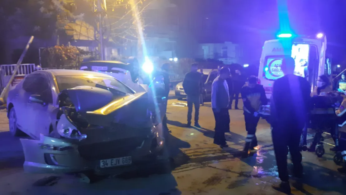 Cemal Gürsel Mahallesinde Trafik Kazası 2 Yaralı