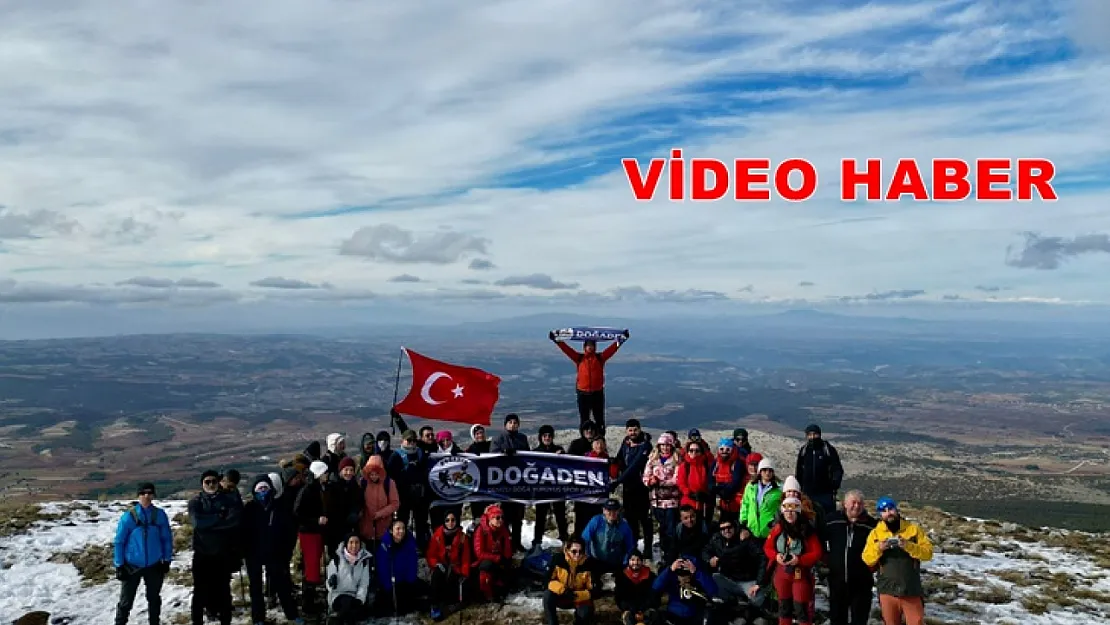 Çökelez Dağı'nda Anlamlı Yürüyüş: Zirvede Türküler Yankılandı