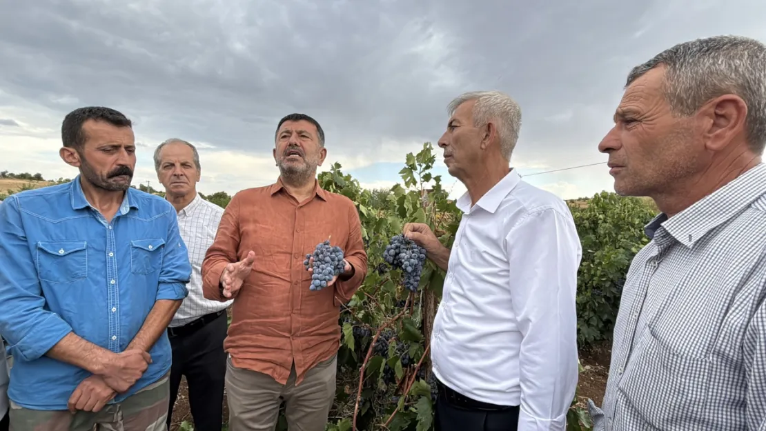 Cumhuriyet Halk Partisi Malatya Milletvekili  Veli Ağbaba Arapgir'de bir dizi ziyaretlerde bulundu.