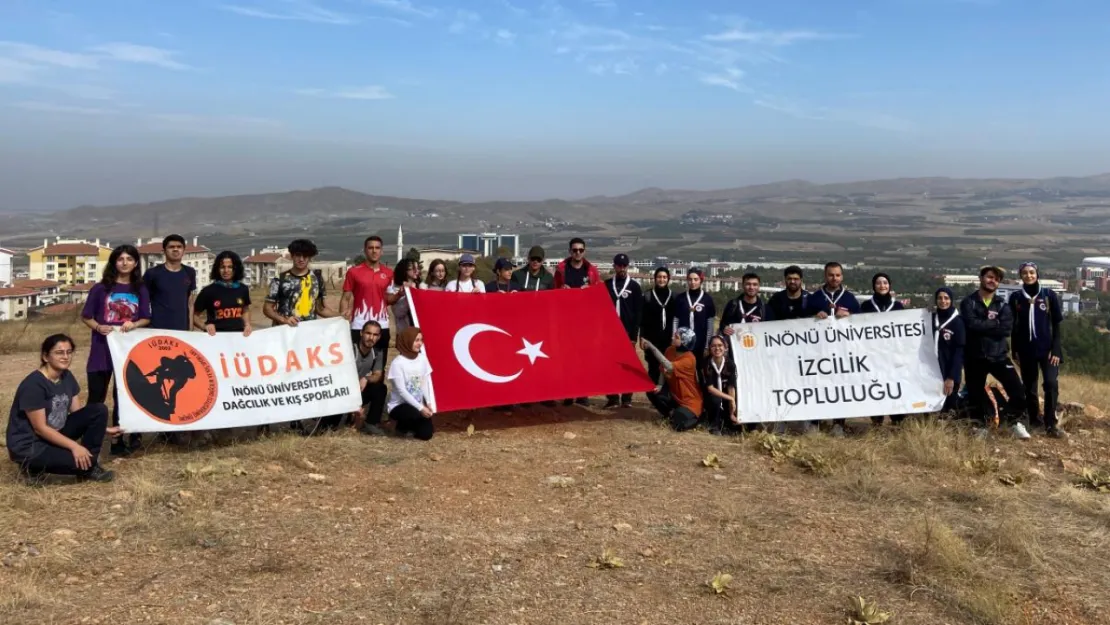 Cumhuriyetin 100. Yılı Şerefine Yürüyüş Düzenlendi