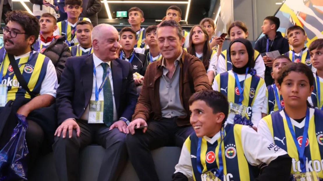 Depremzede çocuklara Fenerbahçe Başkanı Ali Koç'tan sürpriz