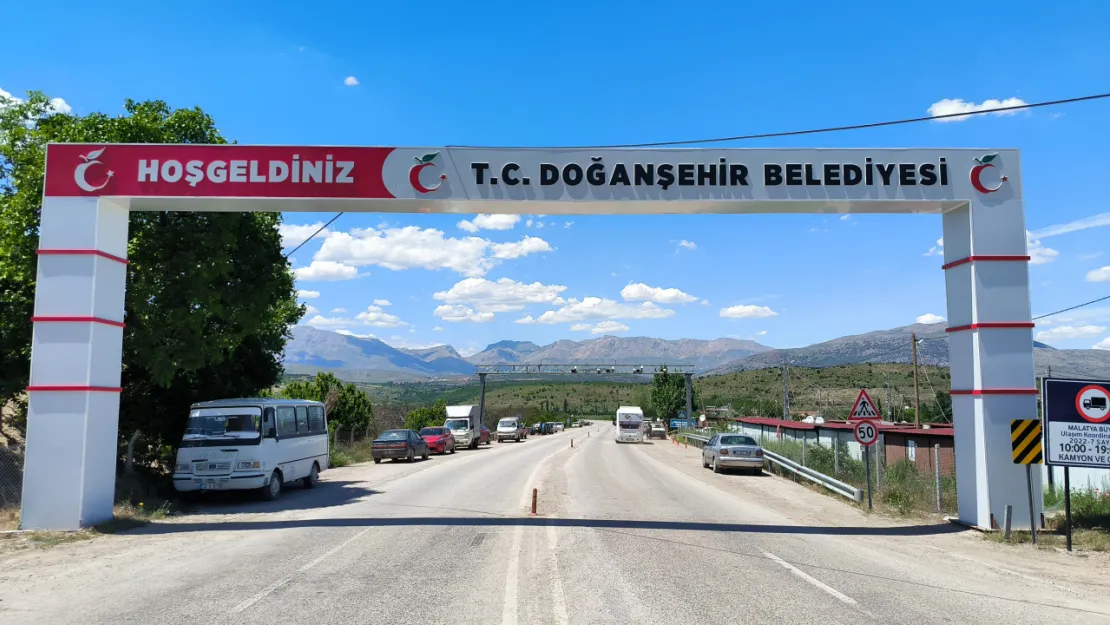 Doğanşehir'in giriş takı yenilendi