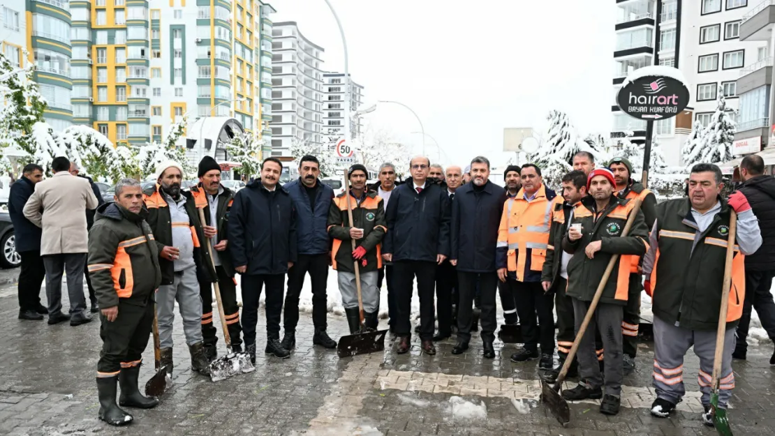 'Ekiplerimiz İlçemizin Dört Bir Tarafında Büyük Bir Fedakârlıkla Çalışıyor'