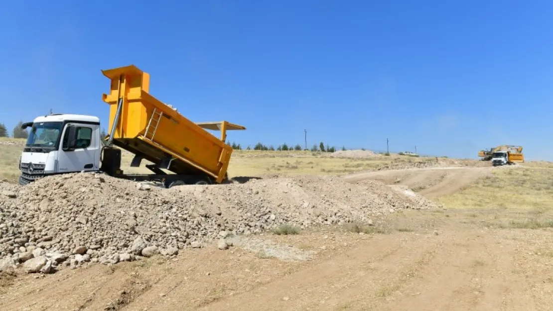 Ekonominin ve Ticaretin Gelişmesi İçin Yeni Yollar Açıyoruz