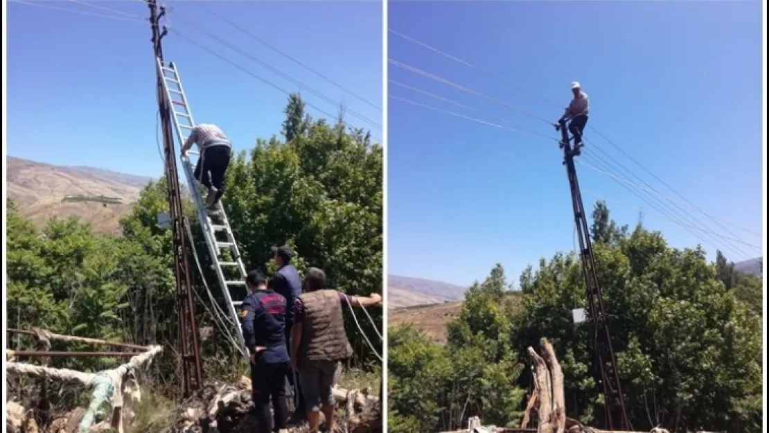 Elektrik Direğinde Mahsur Kalan Vatandaşı İtfaiye Kurtardı