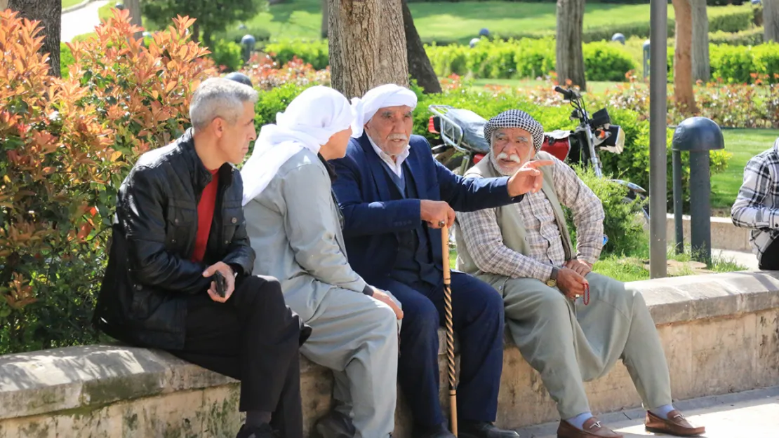 Emekliler, dijital kimlik kartıyla indirimlerden faydalanabilecek