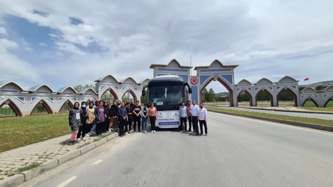 ERDEM'li Muhammed İkbal Anadolu İHL öğrencileri Sivas Çıkarması!