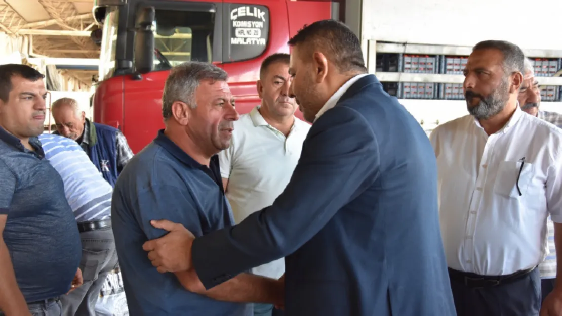 'Esnafımız hasar alan hal binasında ticaretini sürdürmek için mücadele ediyor'