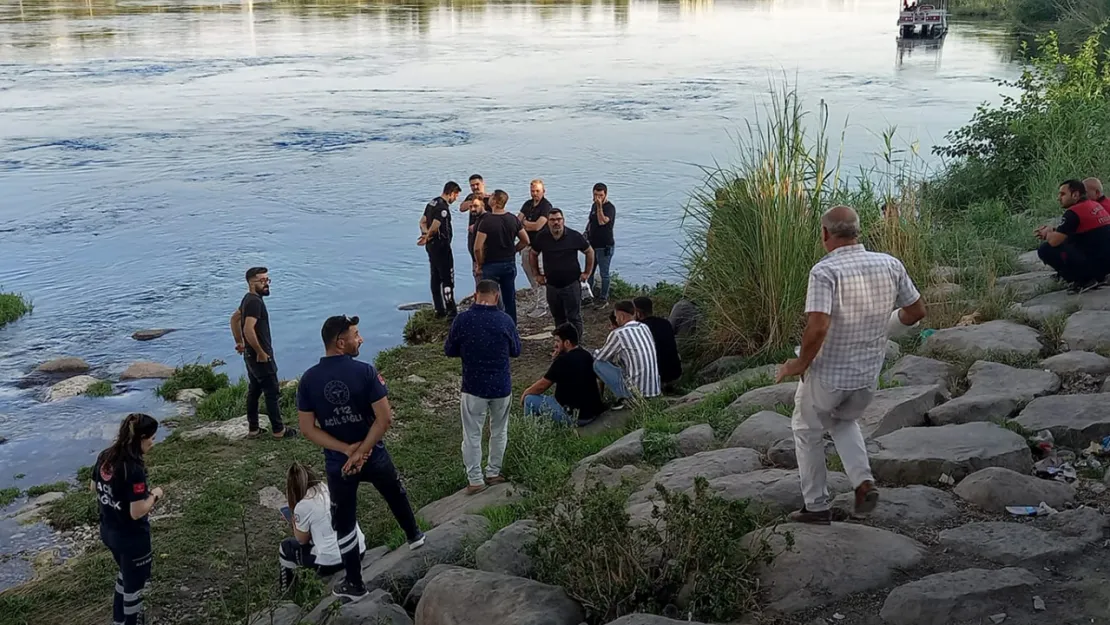 Fırat Nehri'ne giren genç boğularak hayatını kaybetti