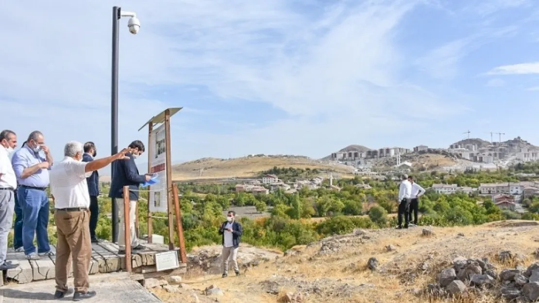 Gelincik Tepesi Komisyonu Sahaya Çıktı