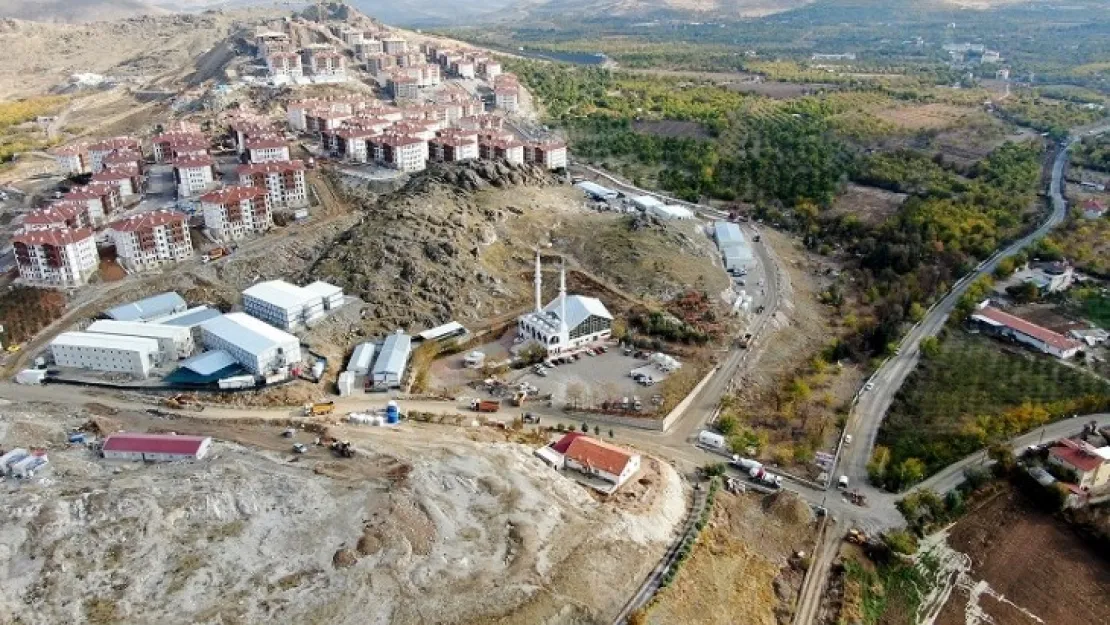 Gelincik Tepesi'nde Alt Yapı Ve Üst Yapı Çalışmaları Devam Ediyor