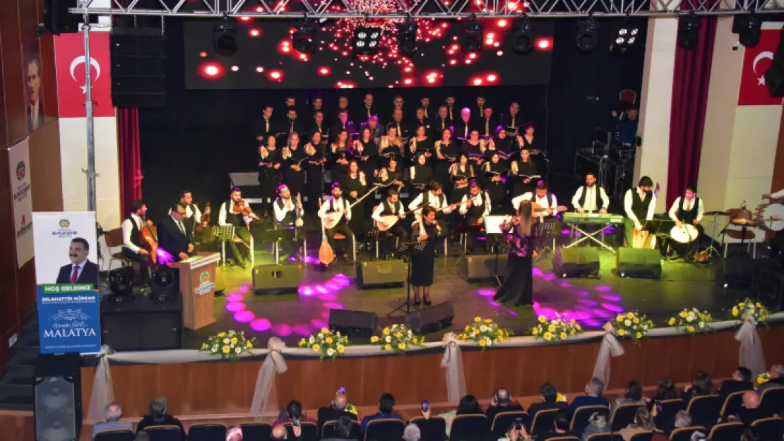 'Gönül Cemresi' Türk Halk Müziği Konserine Yoğun Katılım