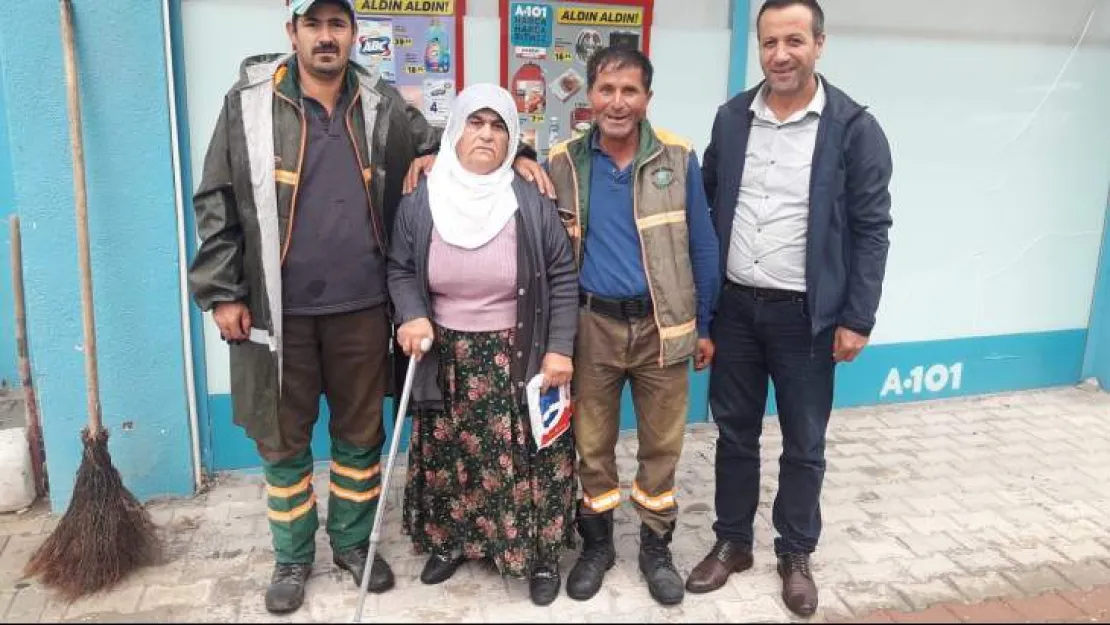 Yeşilyurt Belediye Personellerinden Örnek Davranış!