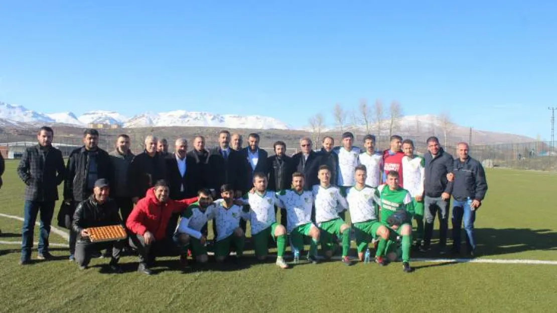 Vahap Küçük Doğanşehir Belediye Sporun Galibiyetini Tatlı Ve Yemek İle Ödüllendirdi