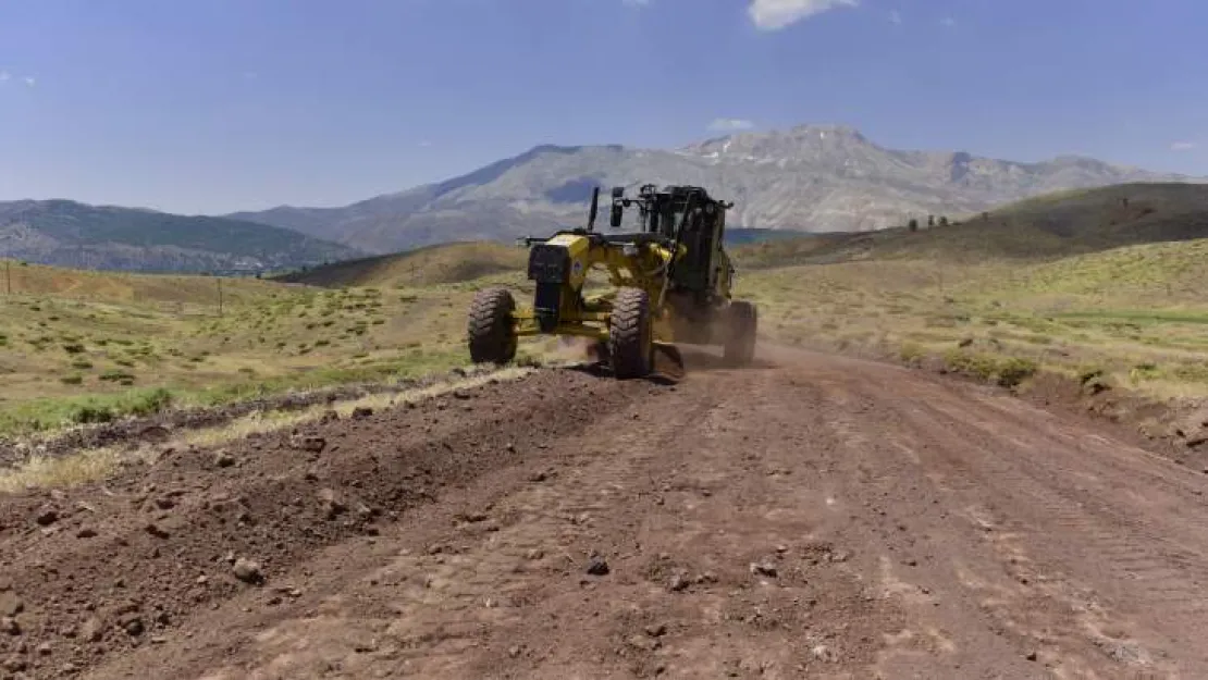 Yayla Yollarında Genişletme Ve Bakım Çalışmaları Devam Ediyor