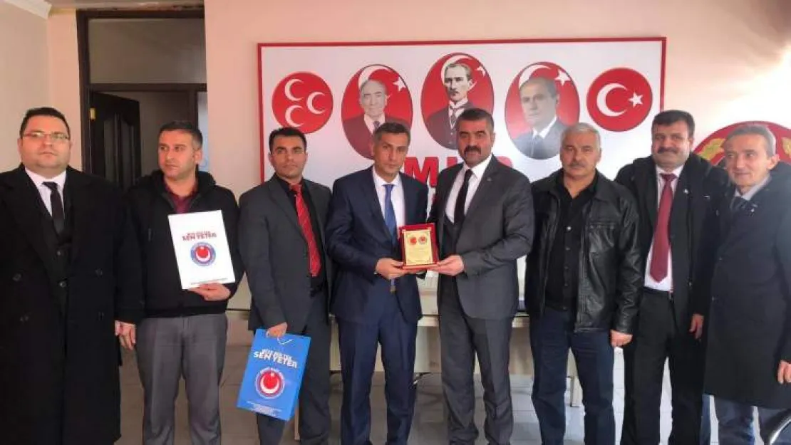 Şehit,Gazi ve Vatanseverler'den Başkan Avşar'a Plaket