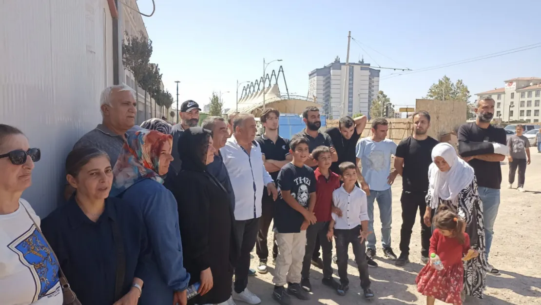 Halfettin Mahallesi Depremzedelerine Ev Yerine Ofis Çıktı: Hak Sahipleri İsyanda