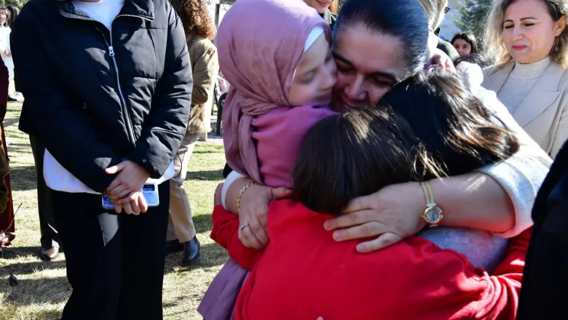 Hanımefendi Selda Yavuz MİAD Sevgi Evlerini Ziyaret Etti