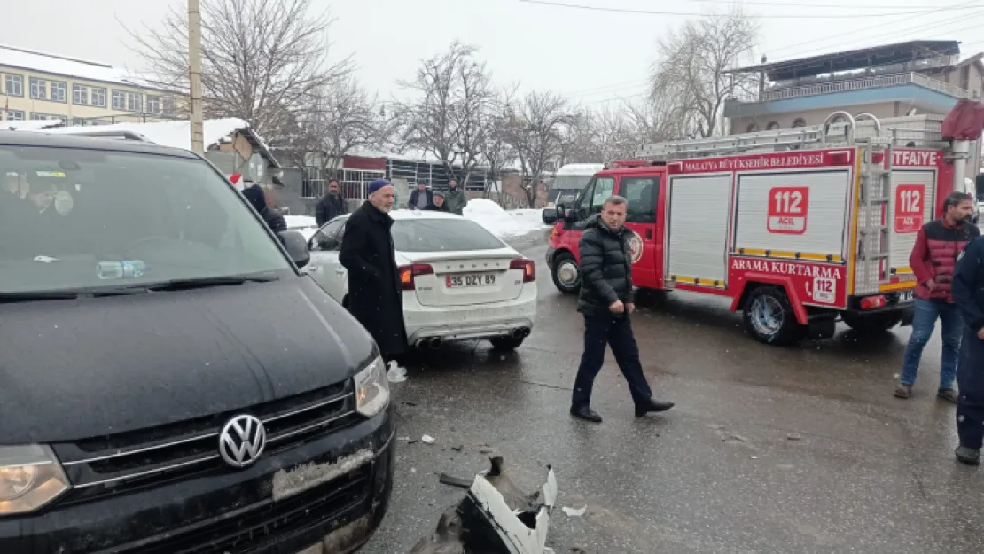 Hanımınçiftliğinde Trafik kazası 3 yaralı