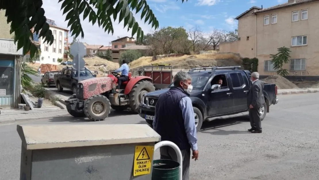 Hekimhan'da Çarşı Merkezindeki Trafik Düzenlemesi Sorun haline geldi