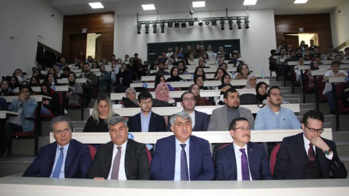 Hukuk Fakültesinde Eğitim Öğretim Yılı İlk Açılış Dersi Verildi