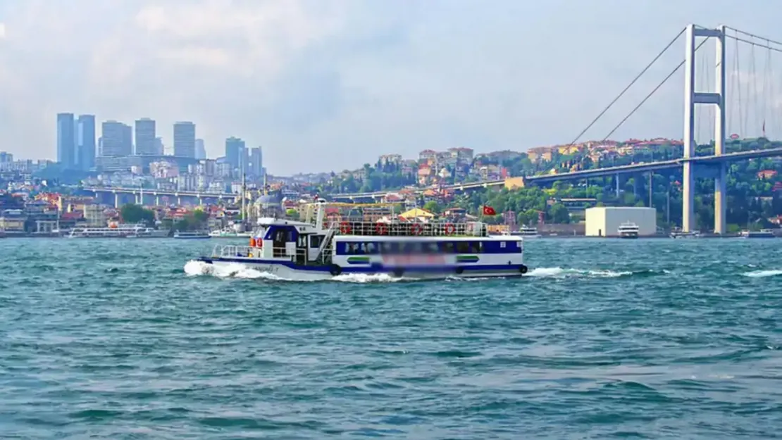 İstanbul Boğazı'nda gemi trafiği çift yönlü durduruldu