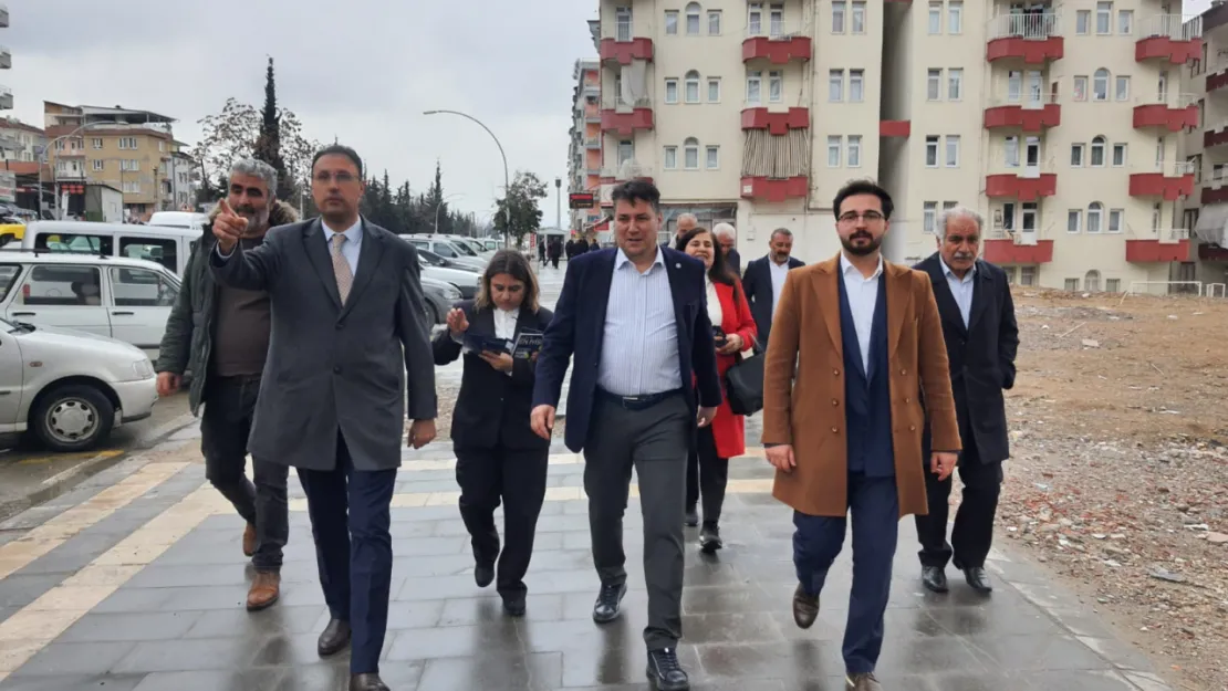 İyi Parti'de Yüzler Gülüyor