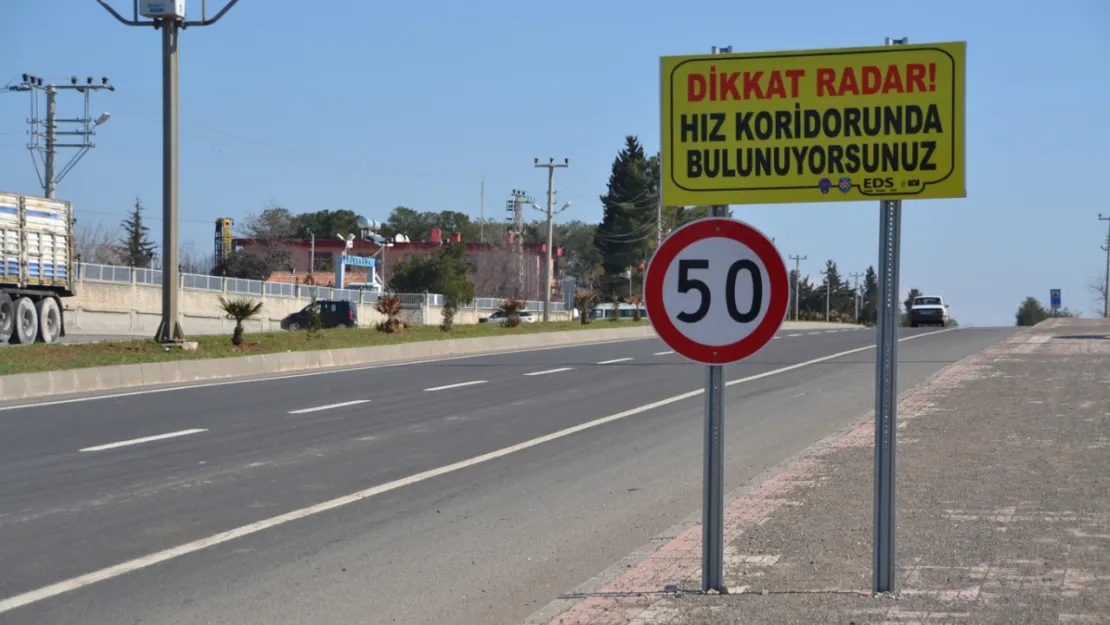 Karayollarında hız sınırları ve trafik levhaları yeniden düzenleniyor