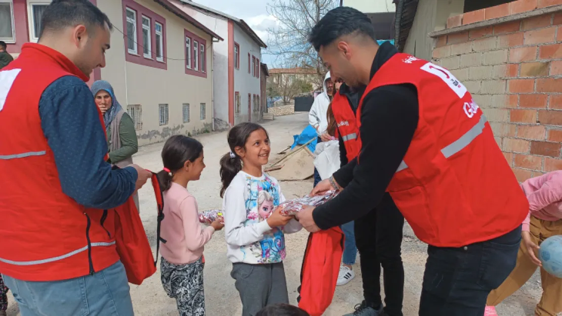 Kızılay Yeşilyurt Şubesi Yaraları Sarmaya Devam Ediyor.