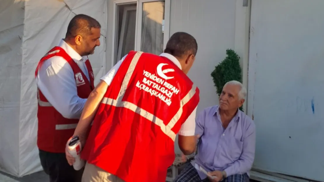 Konteynerde Oturup Evini Kiraya Veriyorlar: Çolakoğlu'dan Tepki