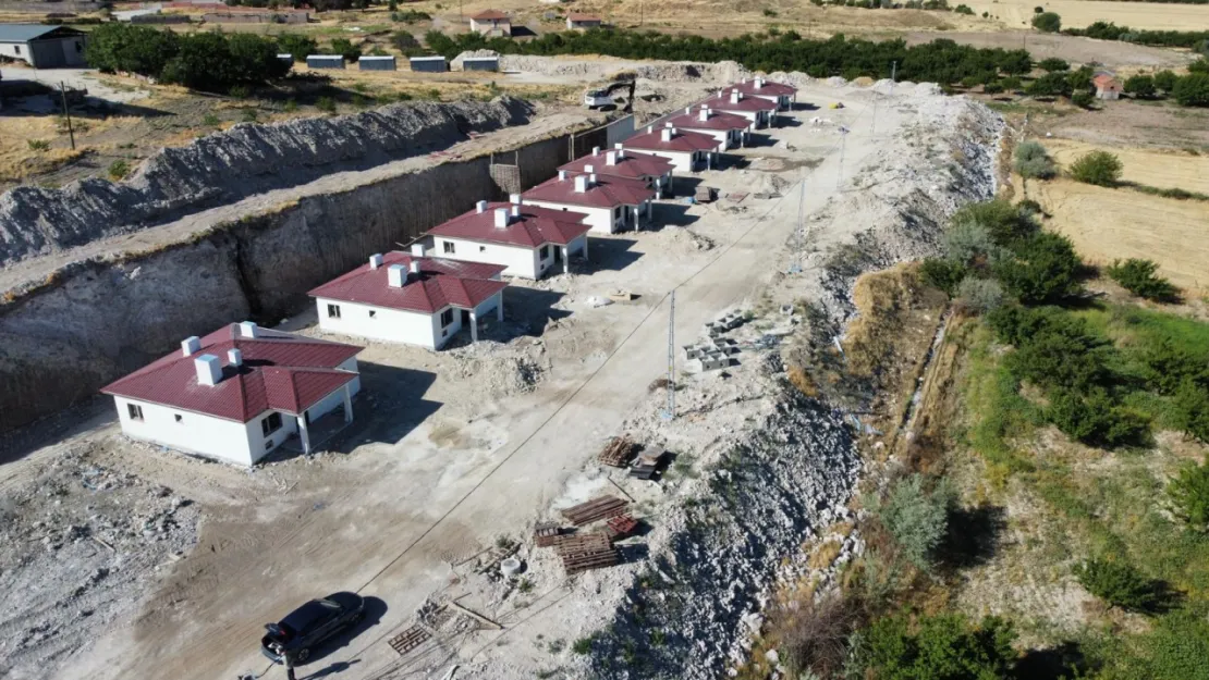 Köy Evleri Projesi Yazıhan'da Bitme Aşamasında: 99 Yeni Konut Yükseldi