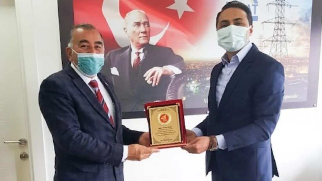 Kuluncak Muhtarlar Derneği'nden Fırat Edaş'a Teşekkür Plaketi