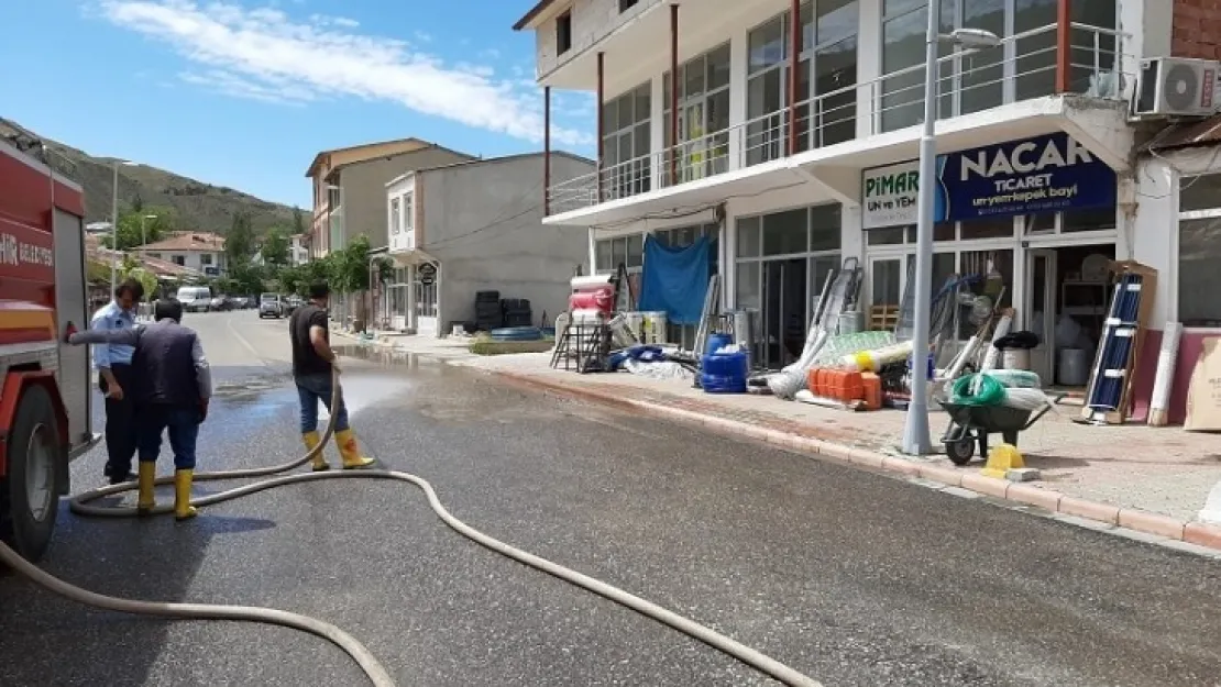 Kuluncak'ta dezenfektan çalışmaları aralıksız devam ediyor