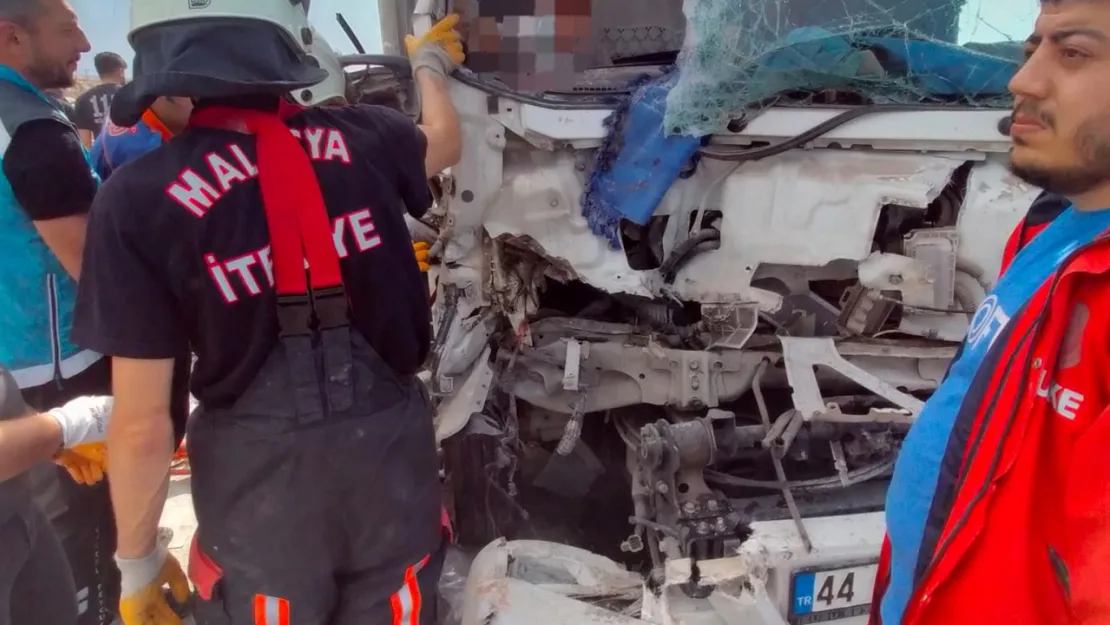 Kuzey Çevre Yolu Üzerinde Trafik Kazası 3 Yaralı