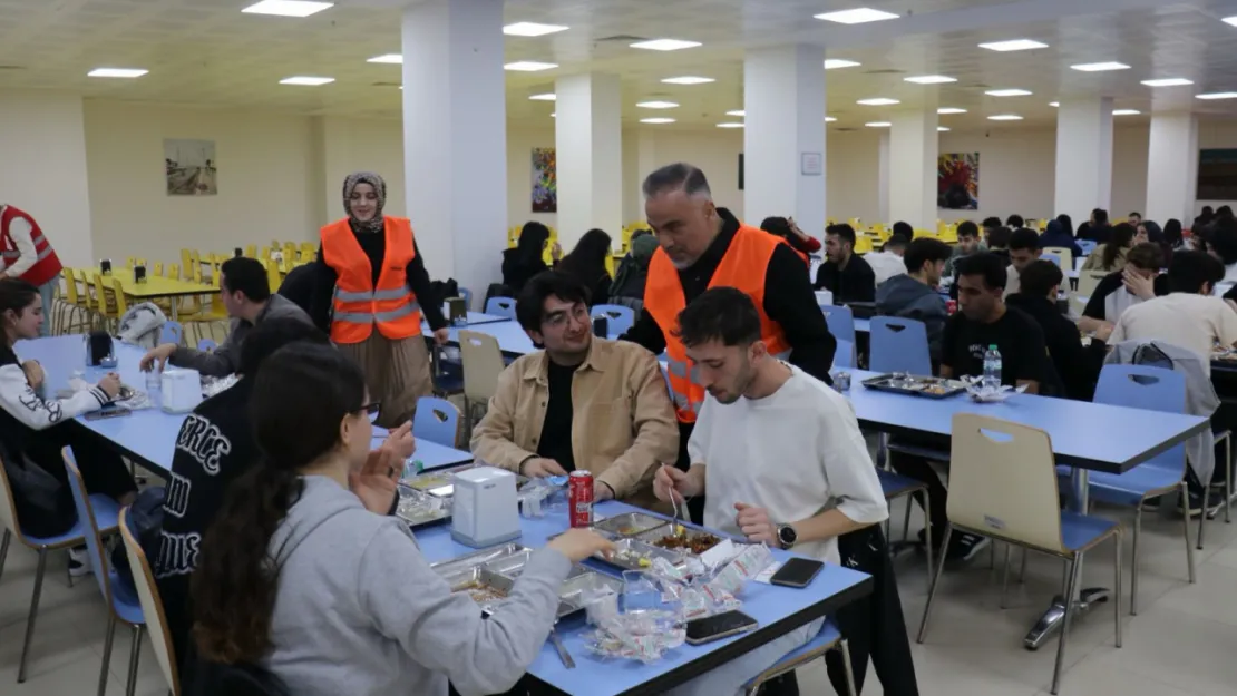 MAGİNDER, Üniversite Öğrencileriyle İftarda Buluştu