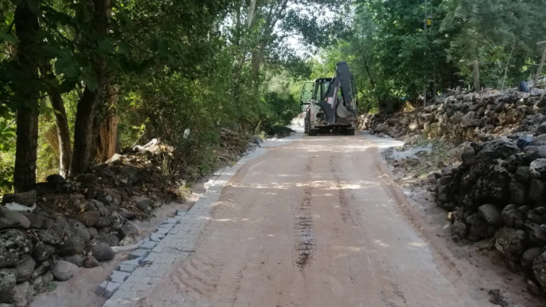 Mahallenin Parke Taşı İle Döşenmesi Vatandaşı Memnun Etti